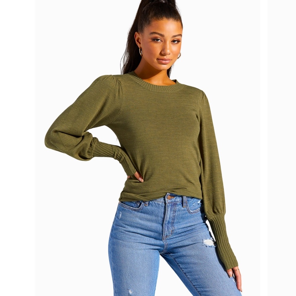 NWT Shoe Dazzle Bubble Sleeve Sweater in Medium